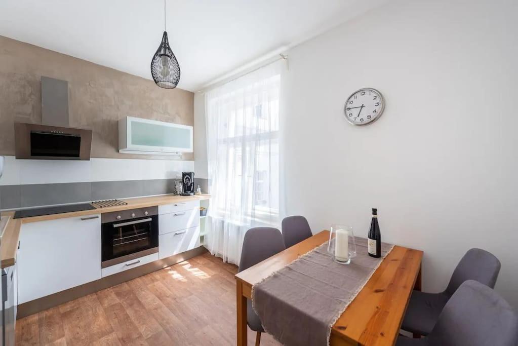 2 Bedrooms Apt Near Wenceslas Sq Praga Exterior foto