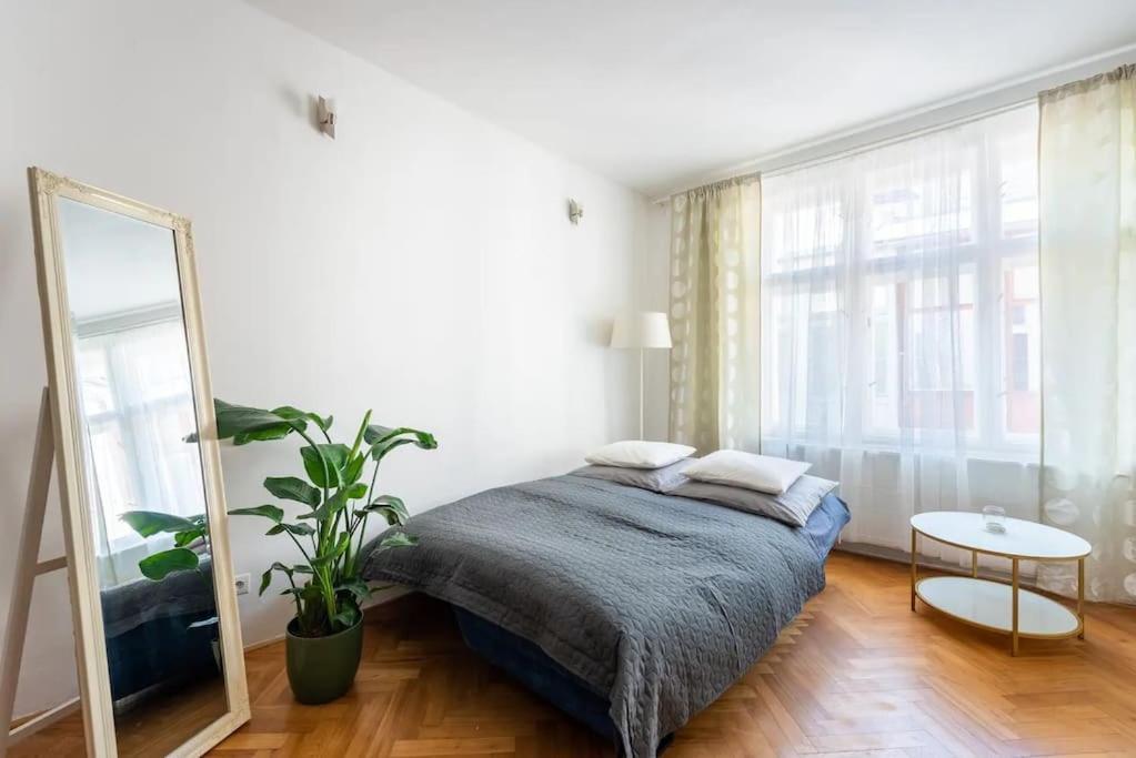 2 Bedrooms Apt Near Wenceslas Sq Praga Exterior foto