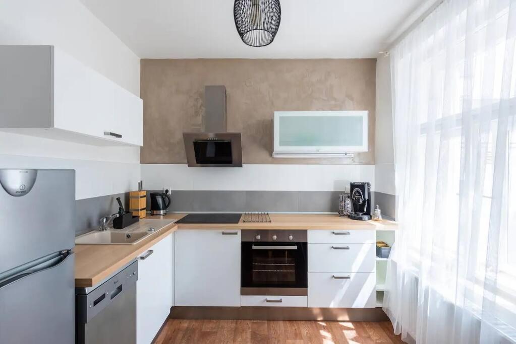2 Bedrooms Apt Near Wenceslas Sq Praga Exterior foto